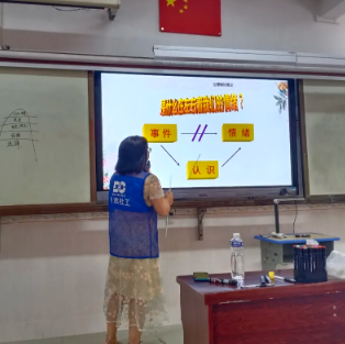 儿子厌学该怎么办呢？心理疏导为您提供精准指导