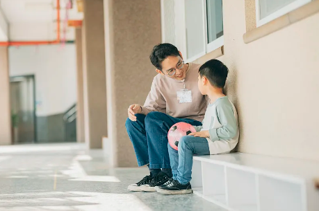 广州某同学青春期休学在家一年了，怎么办的解决案例